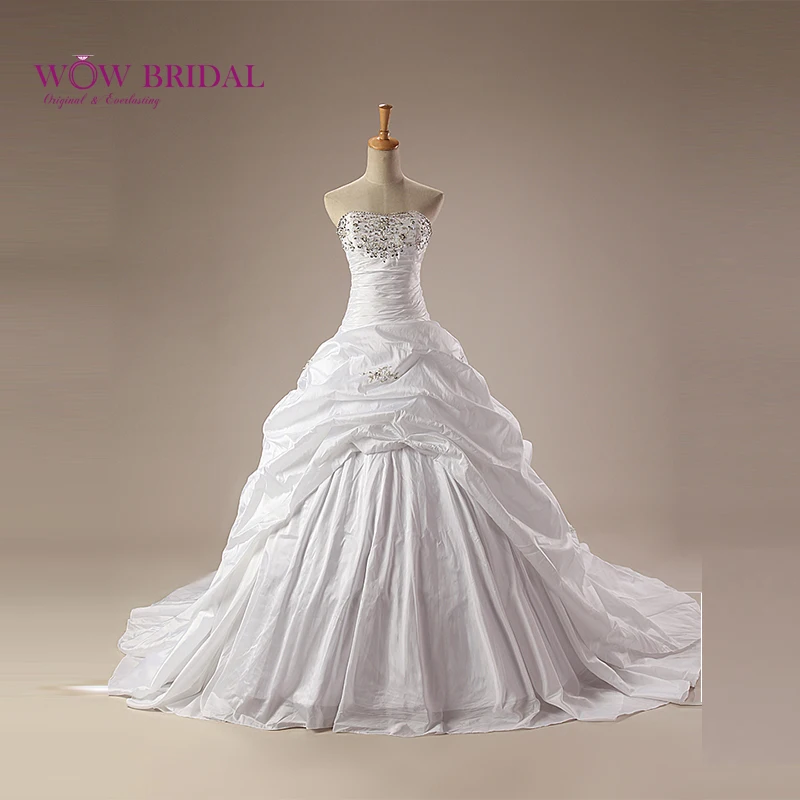 Wowbridal Zarif Beyaz düğün elbisesi 2021 Straplez Nakış Pullu Boncuklu Parlak Saten Katmanlı Plise Balo uzun elbise