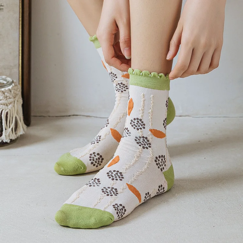 SP ve ŞEHIR Bahar Çiçek Baskılı Pamuklu kadın Çorap Kişilik Orta Tüp Rahat Çorap Nefes Moda Harajuku Sokak Çorap