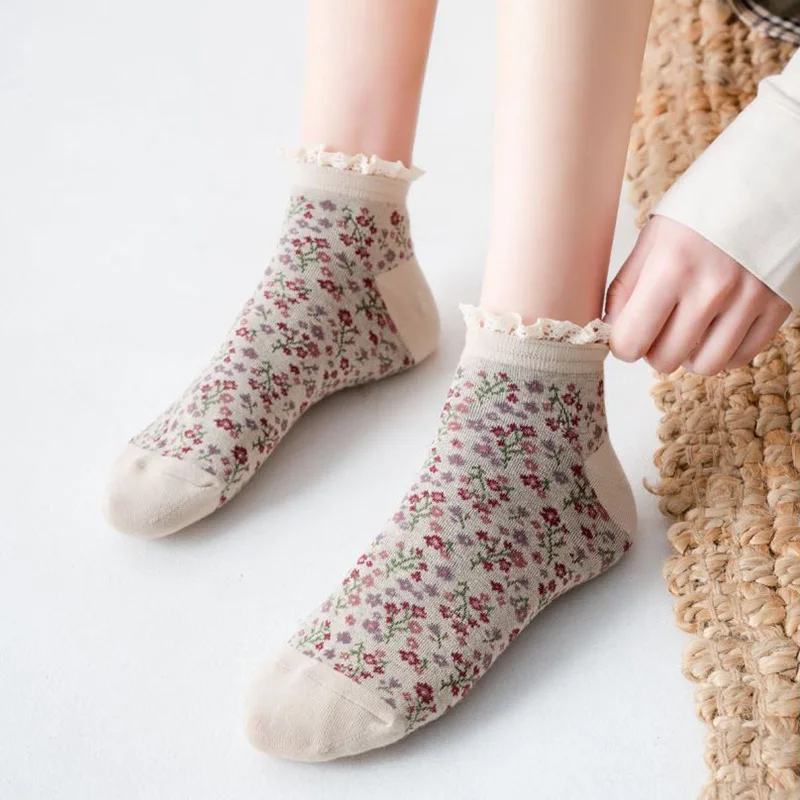 2022 İlkbahar ve Yaz Yeni Bayan Kore Tarzı Dantel Vintage İskandinav Çiçek Etnik Çiçek Pamuk Çorap Kısa Tüp Pamuk Çorap