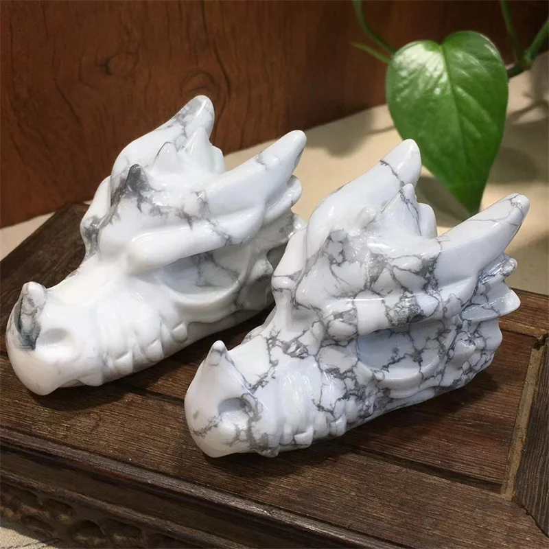 Doğal Howlite Kristal El Yapımı Oyma Ejderha Kafası Kafatası Cilalı Hayvan Güçlü Heykeli Ev Dekorasyon Hediye İçin 1 adet